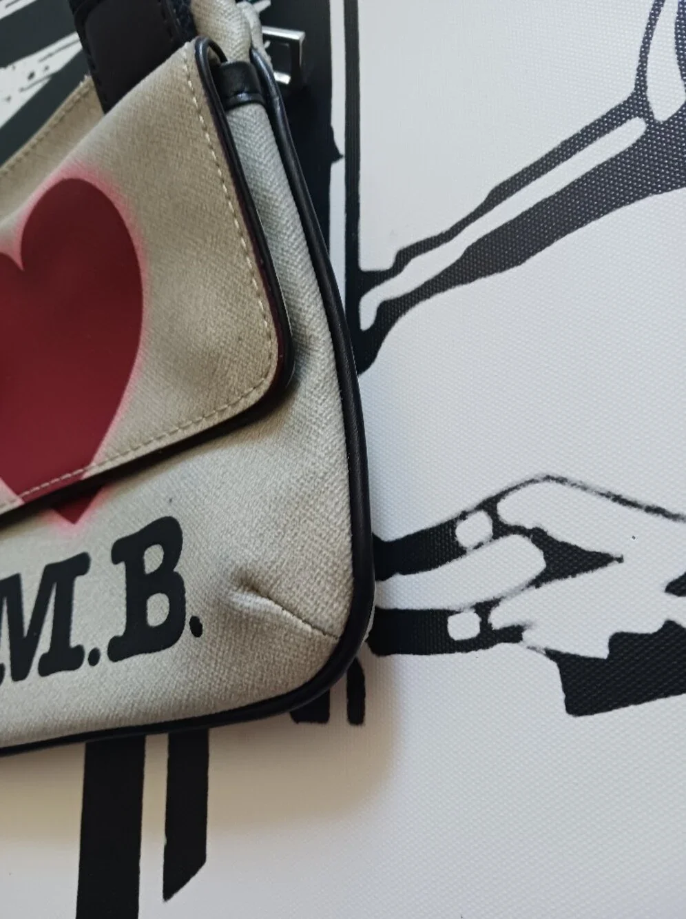 L.A.M.B. messenger style